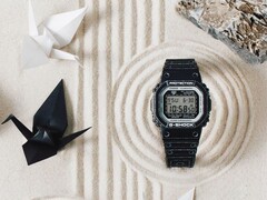 Casio G-Shock DW-5600RGM-1 är en av två klockor med origami-tema