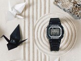 Casio G-Shock DW-5600RGM-1 är en av två klockor med origami-tema