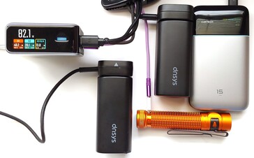 I ett test gav Cuktech 82,1 W vid laddning av fyra enheter samtidigt.