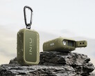 Powerbanken INIU Outdoor Rugged 10000 har en inbyggd ficklampa med vitt/rött ljus, stativgänga och klämma.