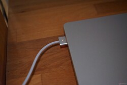 MagSafe-kontakt med status-LED