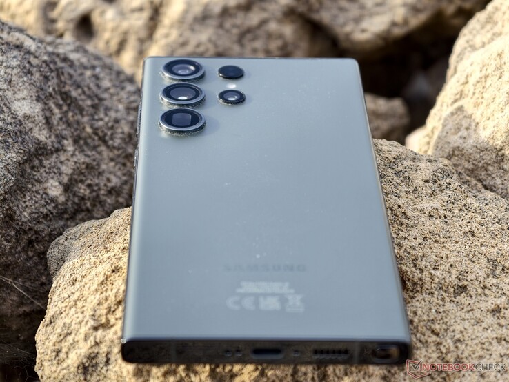 Lite föråldrad: Galaxy S23 Ultra var det sista flaggskeppet från Samsung med ett äkta 10x telefoto.