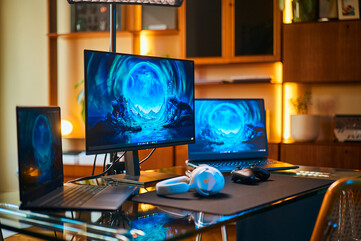 Prisvärd följeslagare: Alienware AW2726DM levererar kraftfull QD-OLED-kontrast och 240 Hz-uppdateringsfrekvens till ett betydligt lägre pris, vilket ger en gedigen uppgradering av den externa skärmen för gaming-bärbara datorer.