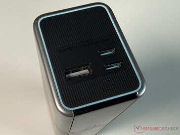 Tre USB-portar på ovansidan