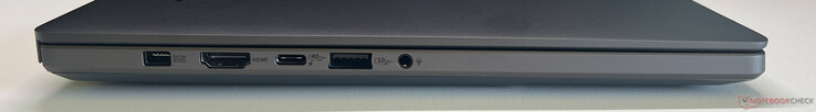 Vänster: strömförsörjning, HDMI 2.1 FRL, USB-C 4.0 (40 GBit/s, DisplayPort ALT Mode 2.1, Power Delivery 3.0), USB-A 3.2 Gen 2 (10 GBit/s), 3,5 mm ljud