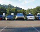Model Y, Cybertruck, Model 3 och Model S/X uppradade vid en Supercharger-station. (Bildkälla: Tesla)