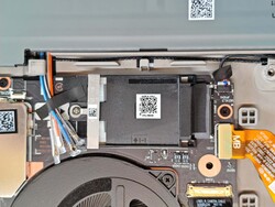 WWAN-klar med förinstallerade antenner (bildkälla: Notebookcheck)