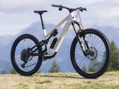 Canyon Spectral:ON CF 9 är förhållandevis lätt och levererar stark dragkraft