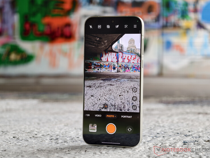 Oppo Find X9 Pro. (Bildkälla: Notebookcheck)