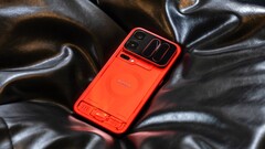 Den globala versionen av Xiaomi 18 Pro (Max) kommer inte att finnas i ett transparent rött utförande i Europa, men du kan däremot räkna med en annan röd nyans.