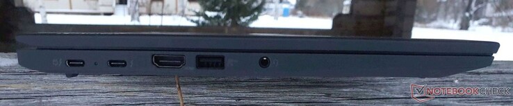 Vänster: 2x Thunderbolt 4, HDMI 2.0b, USB-A 3.2 Gen 1, ljuduttag