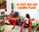 Grounded 2-temat Giant Red Ant Buggy Mount plysch på bilden (bildkälla: Xbox Wire)