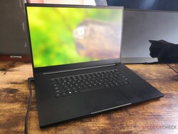 Recension av Razer Blade 17 2022. Testenhet tillhandahållen av Razer