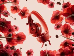 Jennie specialutgåva av Beats Solo 4-hörlurarna kommer i en livlig Ruby Red-färg. (Bildkälla: Beats by Dre)