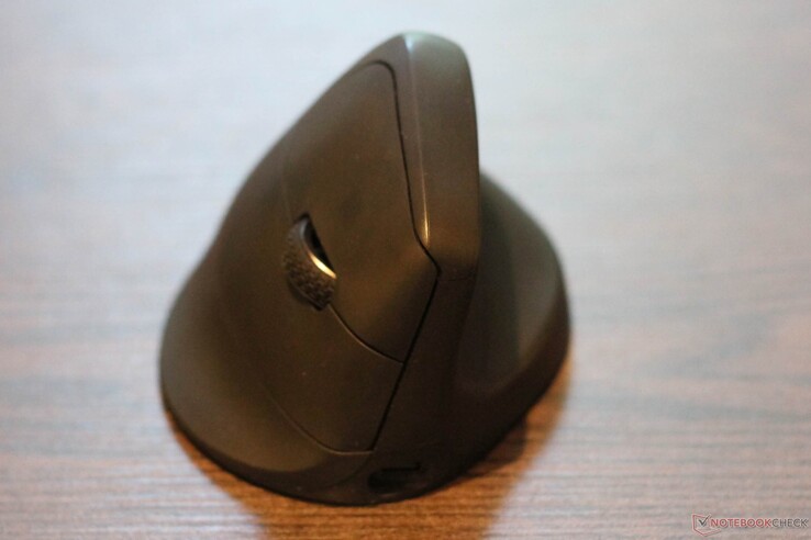 Keychron M5 är ergonomisk
