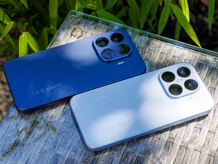 Xiaomi 17T Pro (ovan) och Xiaomi 17T