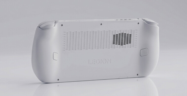 Legion C700 mäter 293 x 117 x 15 mm.