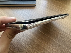 Många Pixel 7- och Pixel 7 Pro-användare har rapporterat problemet med svullna batterier. På bilden: en bild från en av de drabbade användarna. (Bildkälla: Google Support Forum)