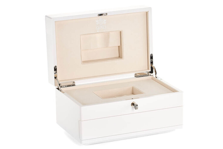 Leica "Pope Francis" M-A kit levereras med en exklusiv presentationslåda och nyckel. (Bildkälla: Leica)