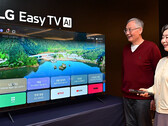 LG Easy TV erbjuder fjärrkontroll och hjälpknapp. (Bildkälla: LG Electronics)