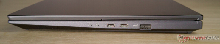 Höger: 2 x USB-C med Thunderbolt 4, DisplayPort och PowerDelivery; USB-A 3.2 Gen 2
