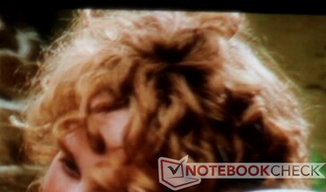 När du tittar på finare punkter i en bild (t.ex. Rosie Gamgees hår) kan du se gränserna för FHD. Lägg också märke till färgfransarna. (Bild: TLotR: Kungens återkomst)