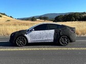 Model Y Performance 2026 i kamouflage för testmule. (Bildkälla: ConfidentImage4266/Reddit)