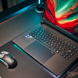 RTX 5090 Laptop och mini LED i en bärbar dator för spel - Asus ROG Strix SCAR 16 2025 recension