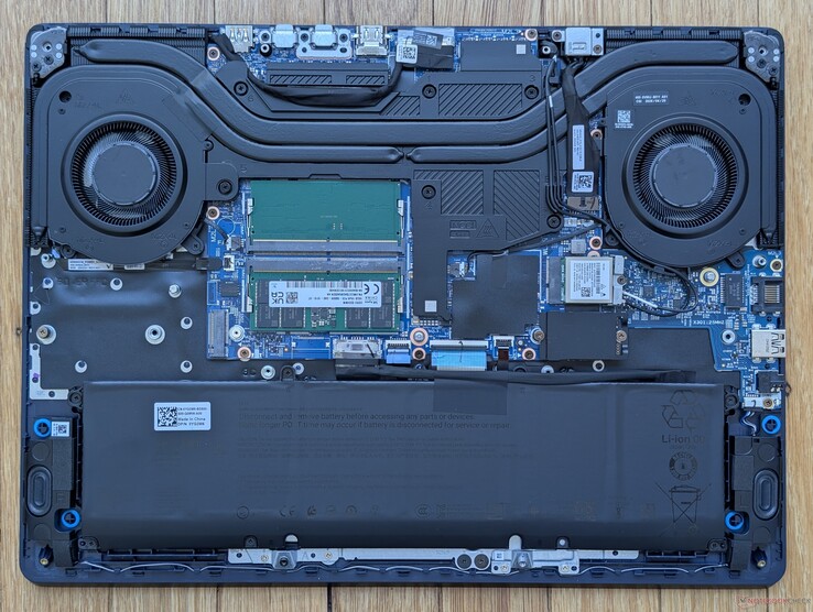 Alienware 16 Aurora interna funktioner