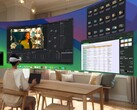 En användare använder ett virtuellt skrivbord med hjälp av headsetet Apple Vision Pro (Bildkälla: Apple)
