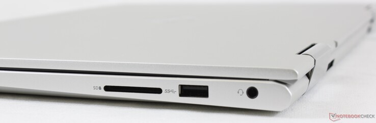 Höger: SD-kortsläsare, USB-A 3.2 Gen. 1, 3.5 mm kombinerad ljudanslutning