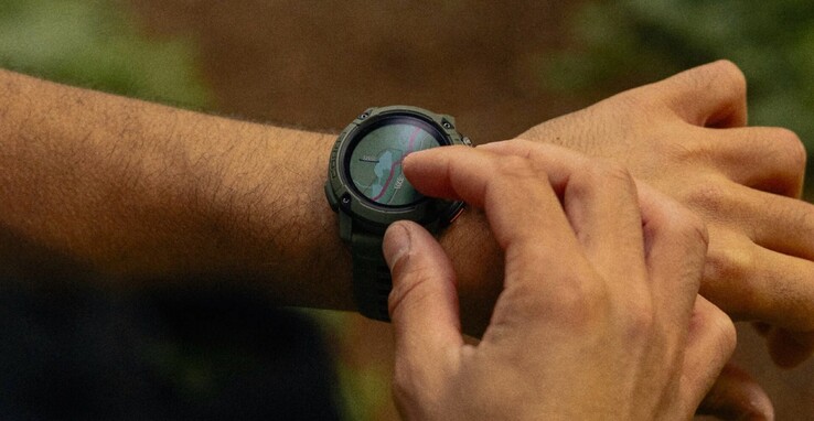 Coros Nomad har en MIP-display, som blir allt mindre vanlig hos Garmin. (Bildkälla: Coros)