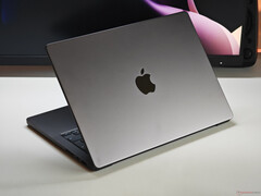 Apple MacBook Pro 14 M5 (bildkälla: Notebookcheck)