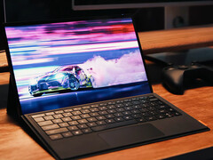 Super V drivs av Core Ultra X7 358H. På bilden: framsidan av spelplattan. (Bildkälla: OneXPlayer)