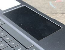 Den 12,7 cm breda ClickPad har en tydlig tryckpunkt och en kort resväg.