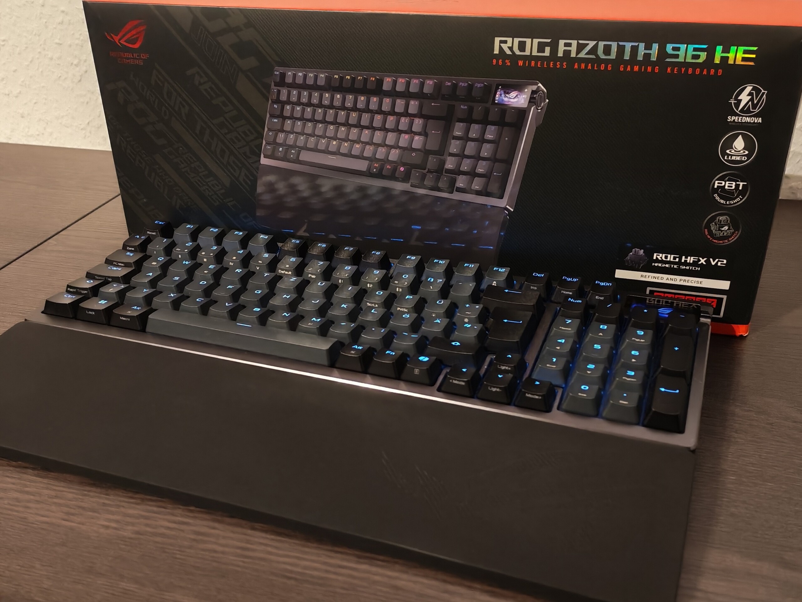 Test av Asus ROG Azoth 96 HE