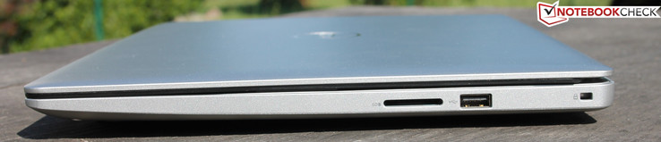 höger: kortläsare, USB 3.0, Kensington Lock