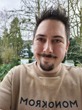 Selfie med Huawei Mate X6:s huvudkamera (porträttläge)