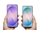 När det gäller skärmstorlek bör Galaxy S27 Pro passa perfekt mellan Galaxy S26 Plus (vänster) och Galaxy S26 (höger) som visas här.