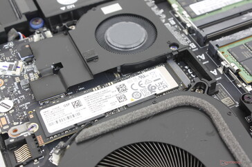 Primär M.2 2280 PCIe5 x4-plats (med borttagen värmespridare)