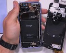 Google Pixel 9a batteribyte ersättning demontering
