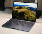 Microsofts jämförelse med MacBook Air är inte helt rättvis (Bildkälla: Notebookcheck)