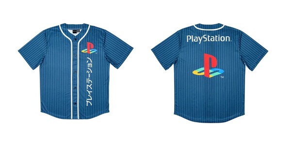 PlayStation Jersey har ordet PlayStation skrivet i Katakana-syllabär. (Bildkälla: PlayStation)