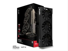 XFX Swift-serien av Radeon RX 9070 XT (bilden) och RX 9070-kort har trippelfläktkylare. (Bildkälla: XFX)