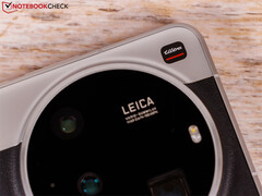 Det är oklart om Xiaomi 17 Ultra kommer att ha fyra sensorer på baksidan. På bilden: baksidan av Xiaomi 15 Ultra. (Bildkälla: Notebookcheck)