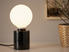 IKEA Kajplats globlampor kommer att komplettera äldre modeller som Tradfri LED-lampan (bilden). (Bildkälla: IKEA)