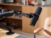 Maono PD500W kan användas som en trådbunden eller trådlös mikrofon för livestreaming från en bärbar dator eller en mobil.