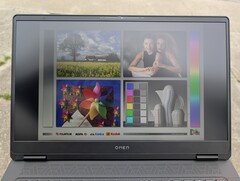 Uttvättade färger när man är utomhus i starkt mulet väder