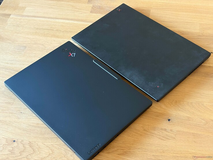 X1 Carbon Gen 14 (till vänster) jämfört med Gen 7 (till höger)
