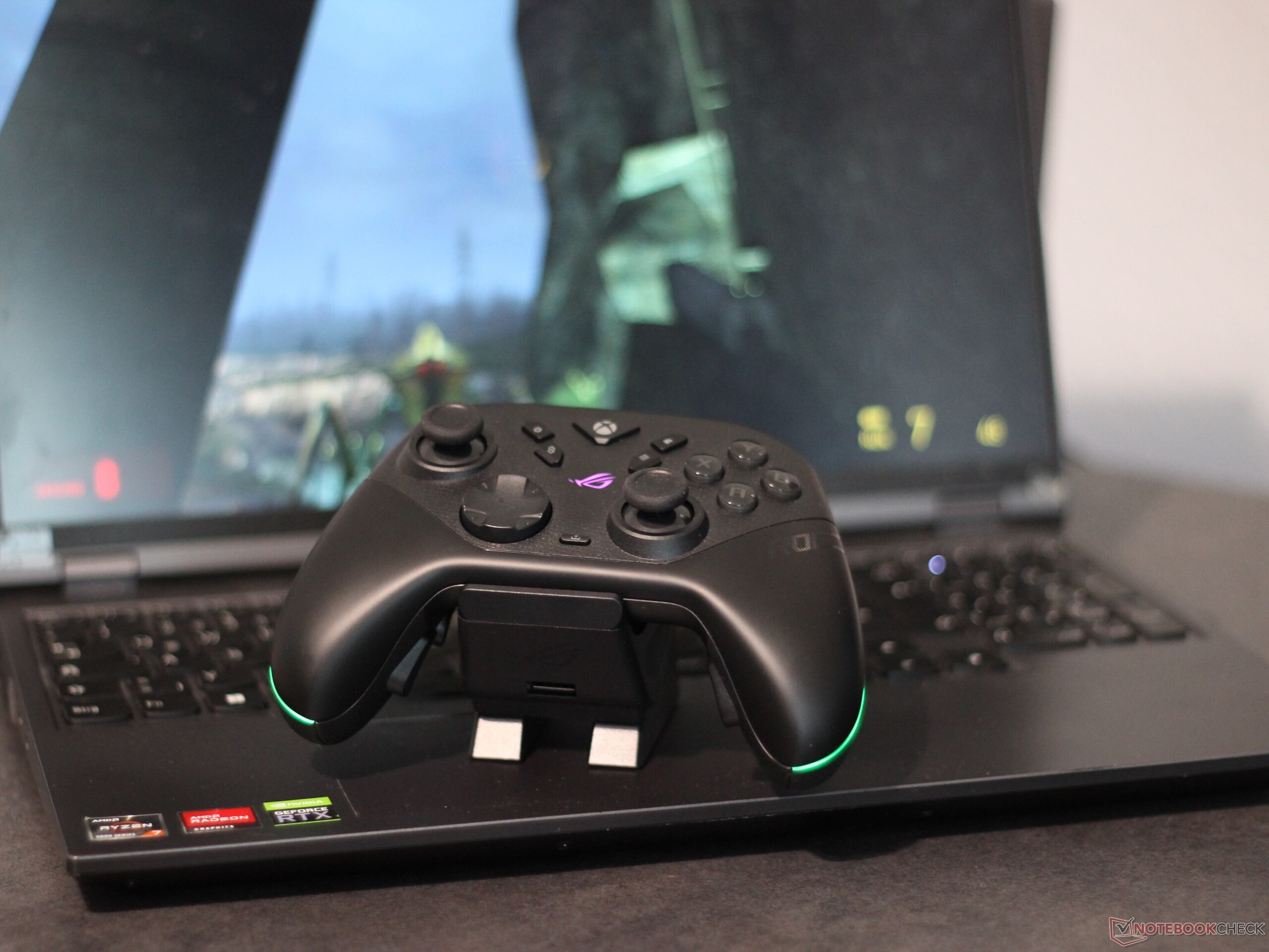 Med mikrobrytare: ROG Raikiri II recension